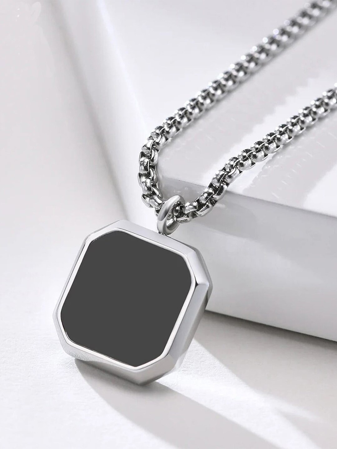 

Krelin Silver-Plated Octagonal-Shaped Pendant With Chain