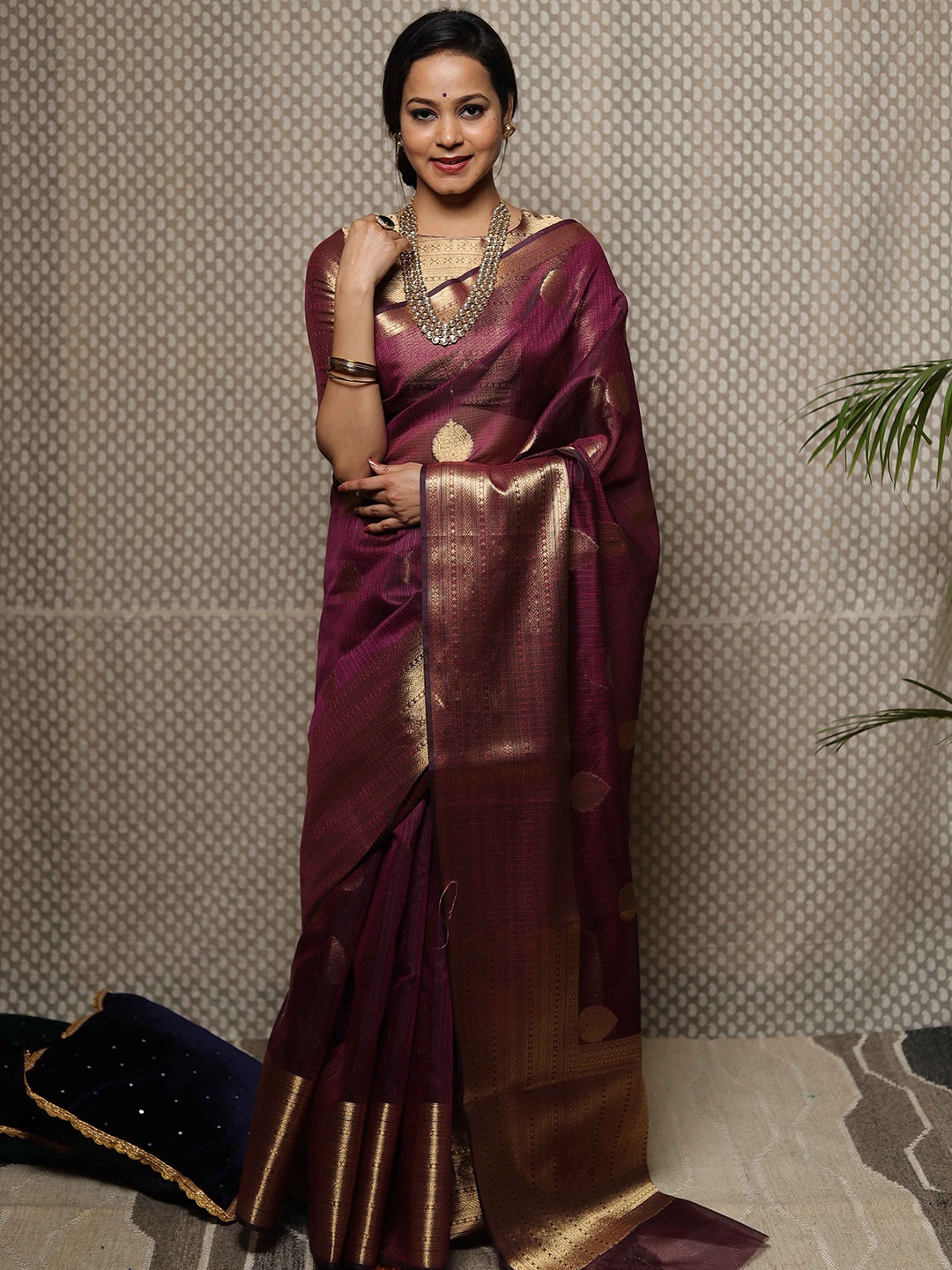 

Banarasee Ethnic Motifs Woven Design Zari Banarasi Saree, Magenta