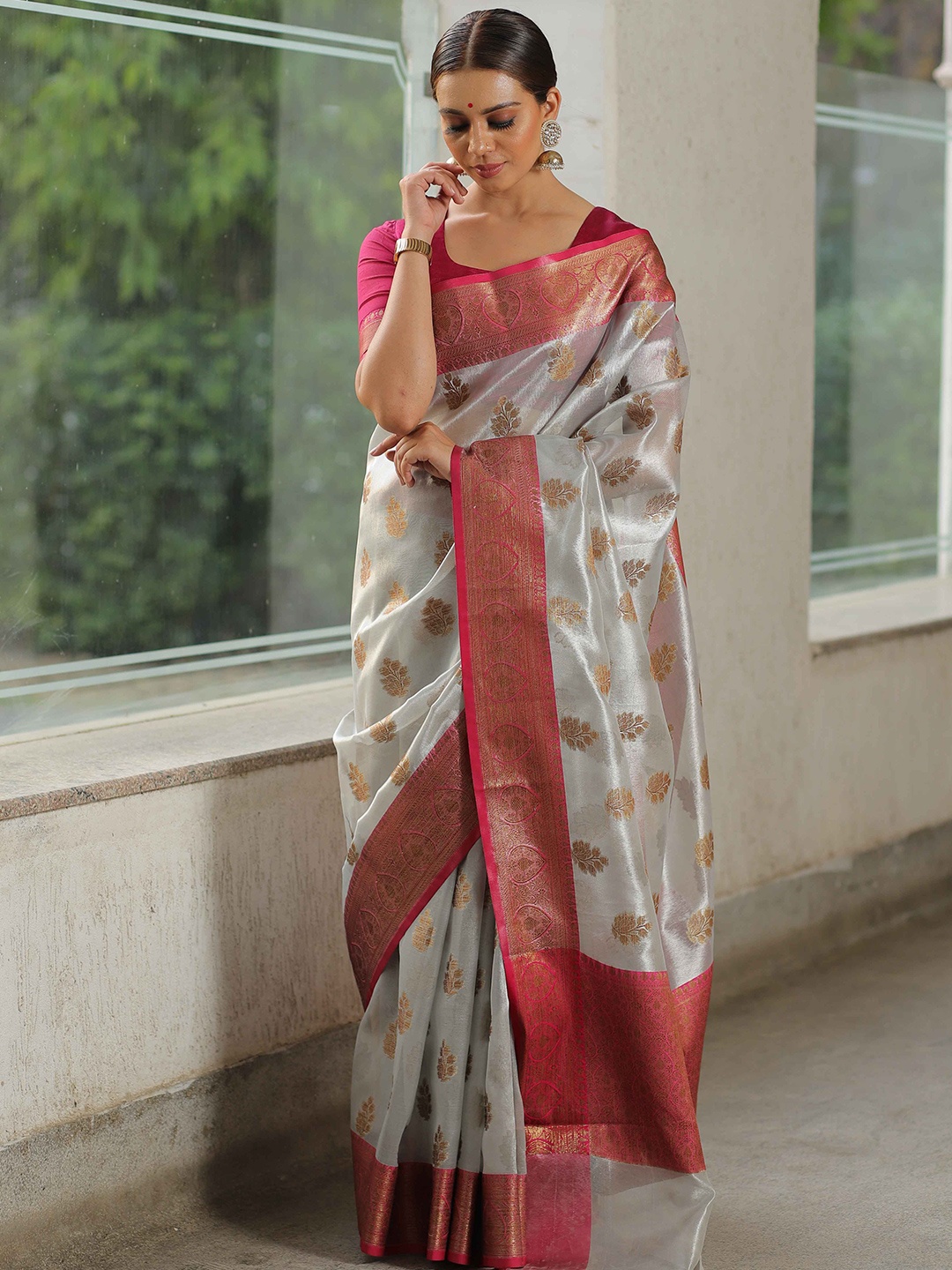 

Banarasee Ethnic Motifs Woven Design Zari Tissue Banarasi Saree, Silver