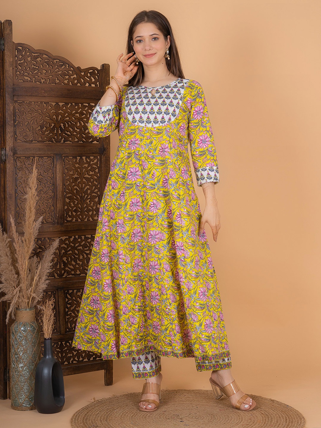 

MEERA FAB Key Hole Neck Floral Print Gotta Patti Cotton Kurta with Trousers & Dupatta, Yellow