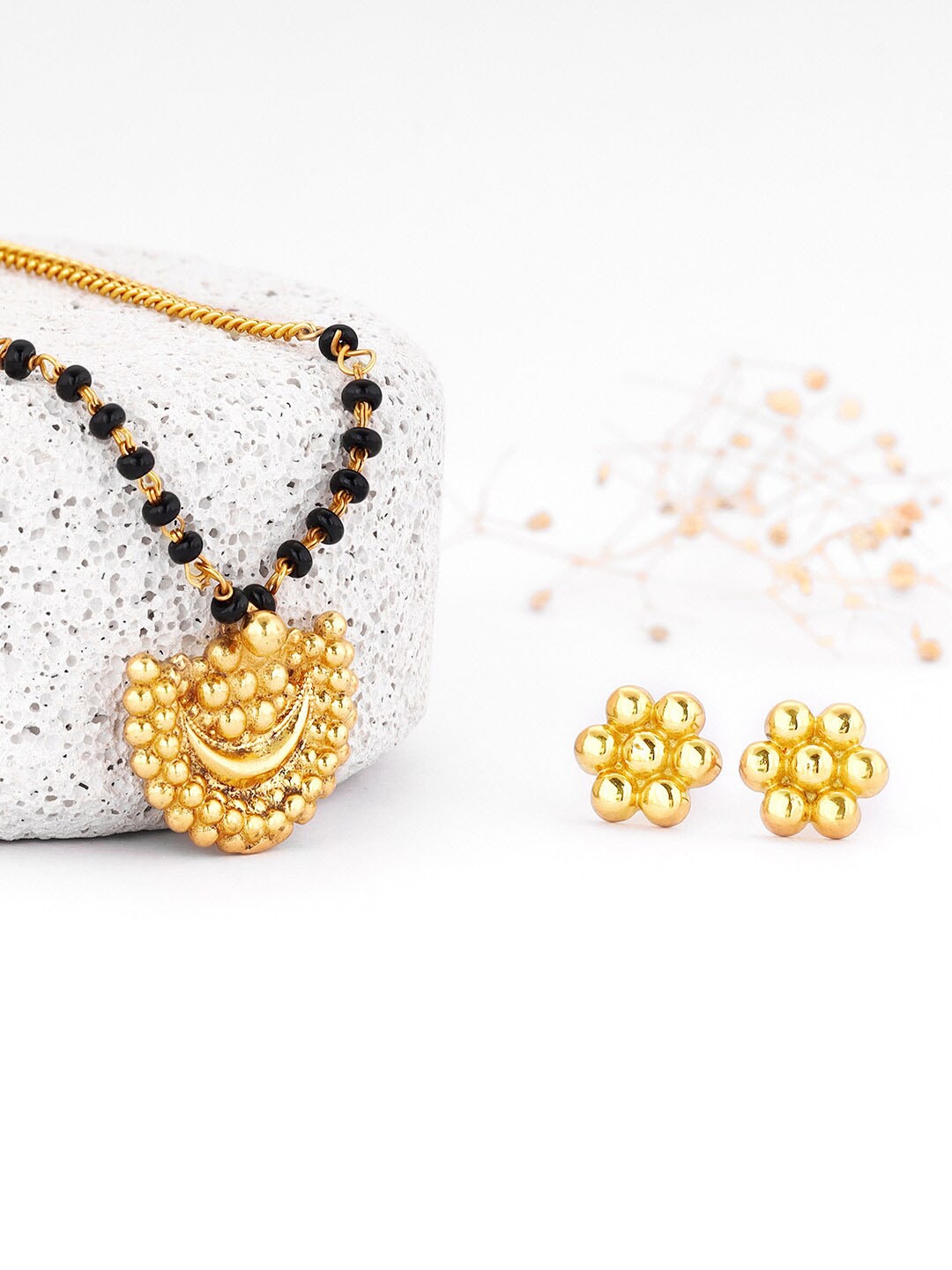 

GIVA Gold-Plated Stone-Studded & Beaded Mangalsutra Set