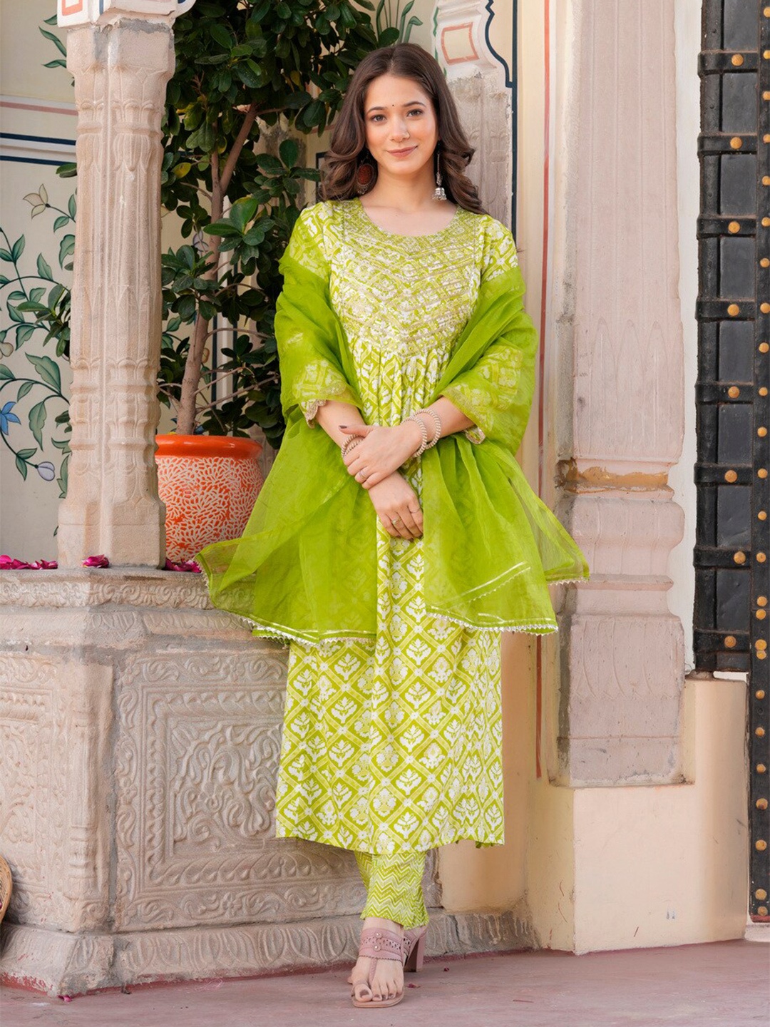 SAABHI Floral Printed Regular Thread Work Kurta with Palazzos & With Dupatta, Lime green
