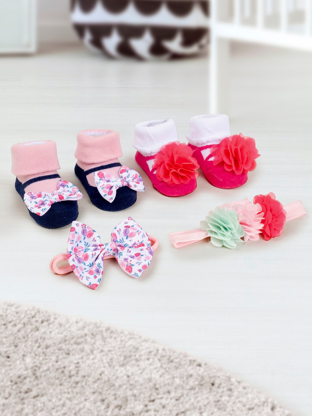 

Baby Moo Girls Set of 4 Hairband & Socks, Pink