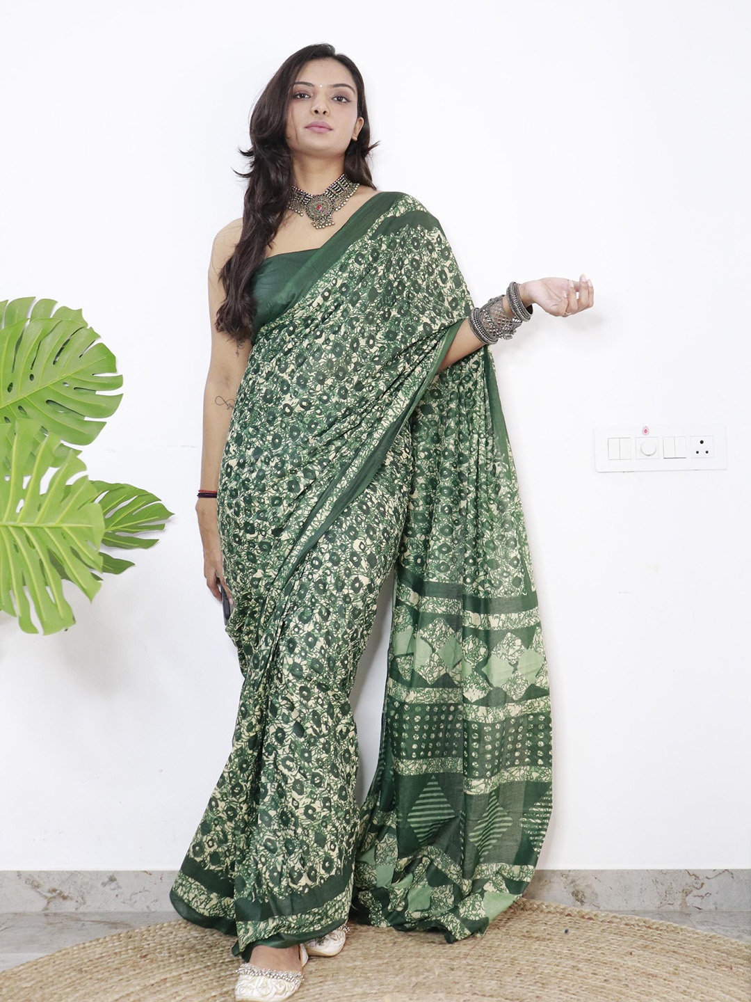 

RADHA LAKSHMI Pure Cotton Ikat Saree, Green