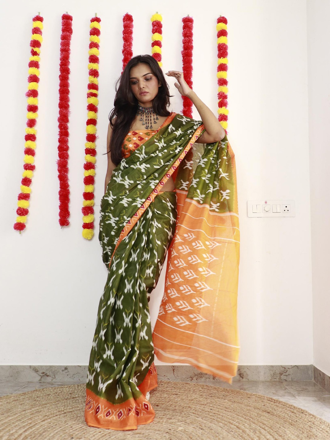

RADHA LAKSHMI Ethnic Motifs Printed Pure Cotton Ikat Saree, Lime green