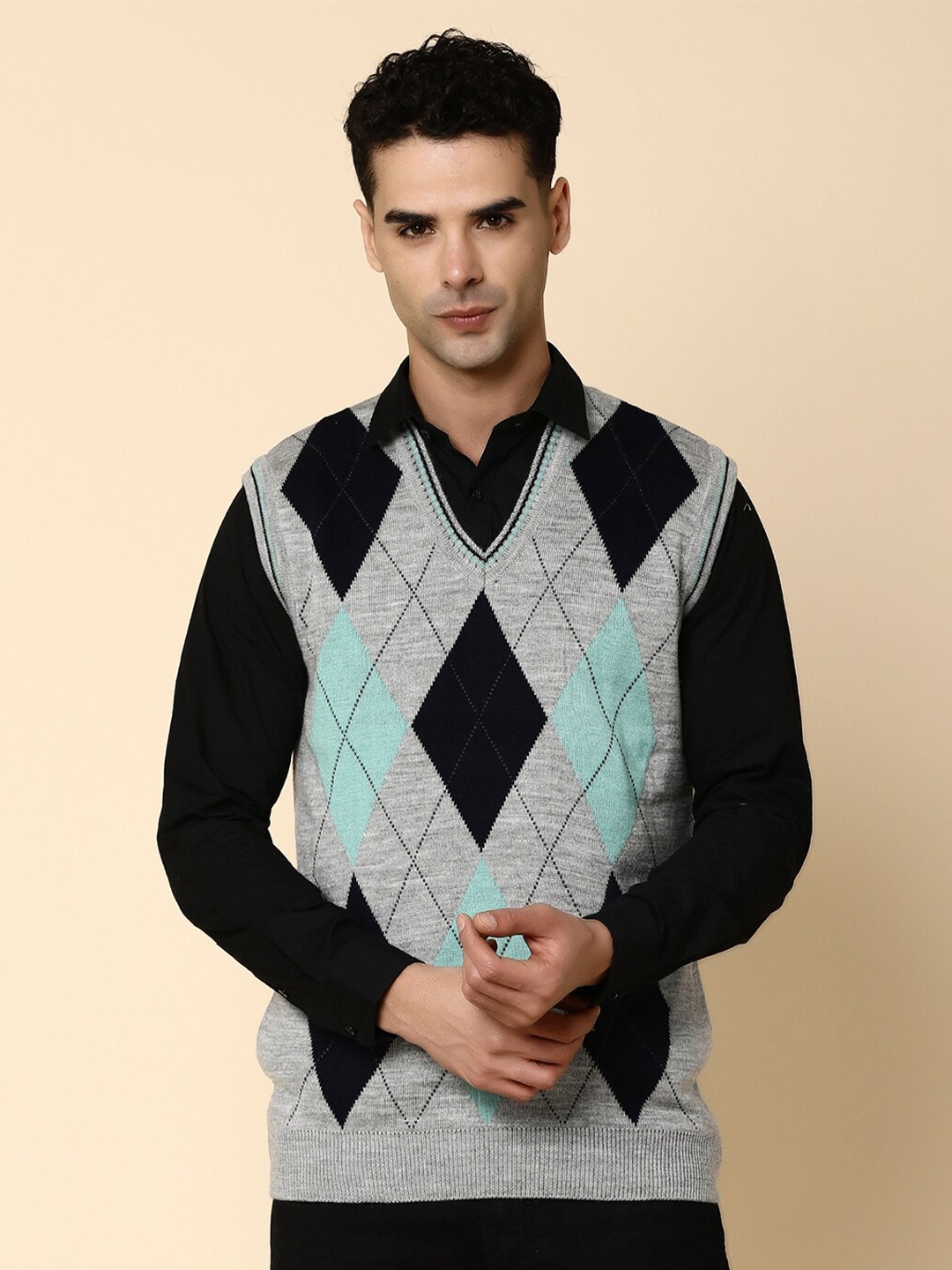 

V-Mart Argyle Printed V-Neck Woolen Sweater Vest, Grey