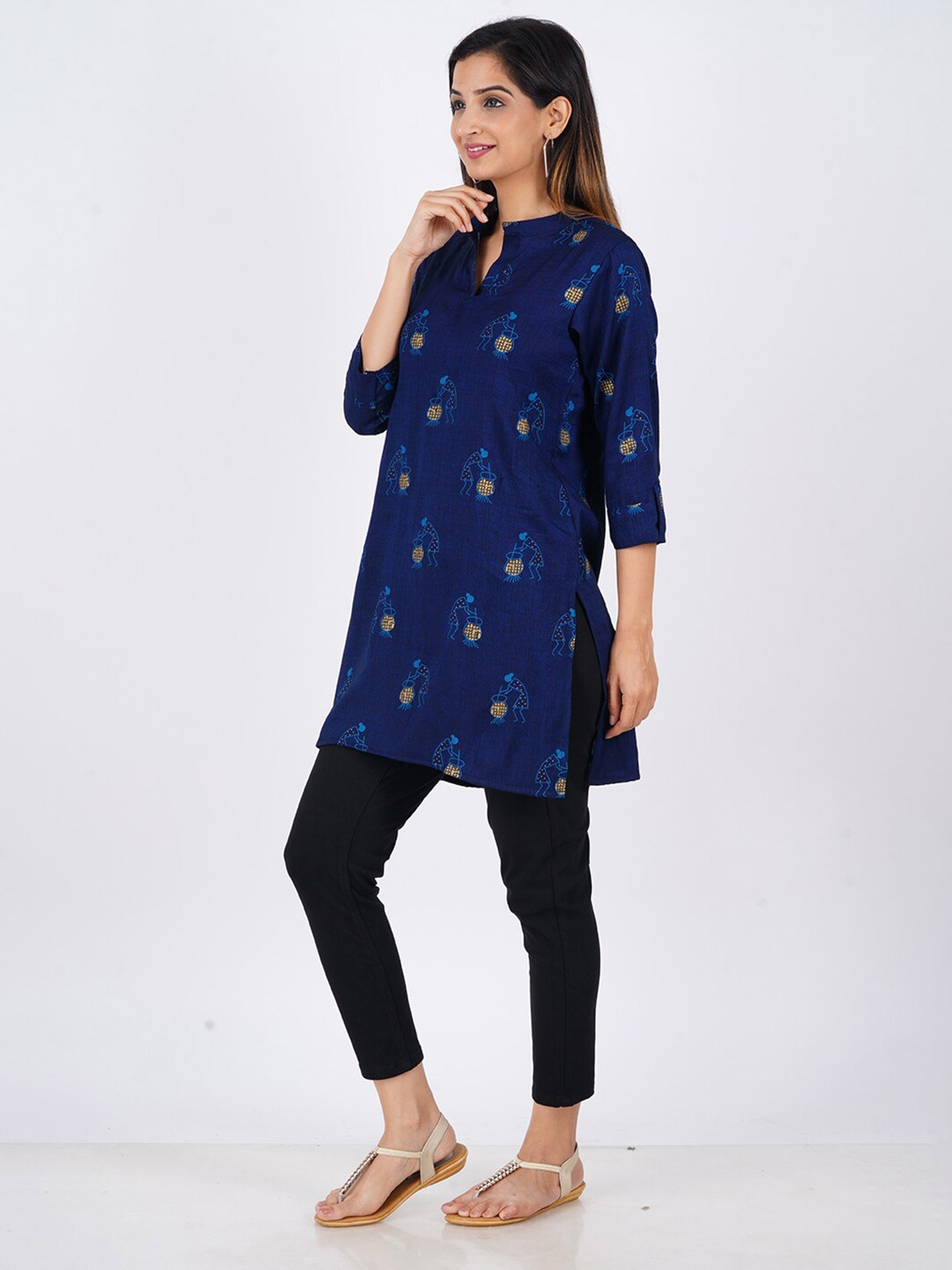 

BAESD V-Neck Three Quarter Sleeves Printed Straight Short Kurti, Blue