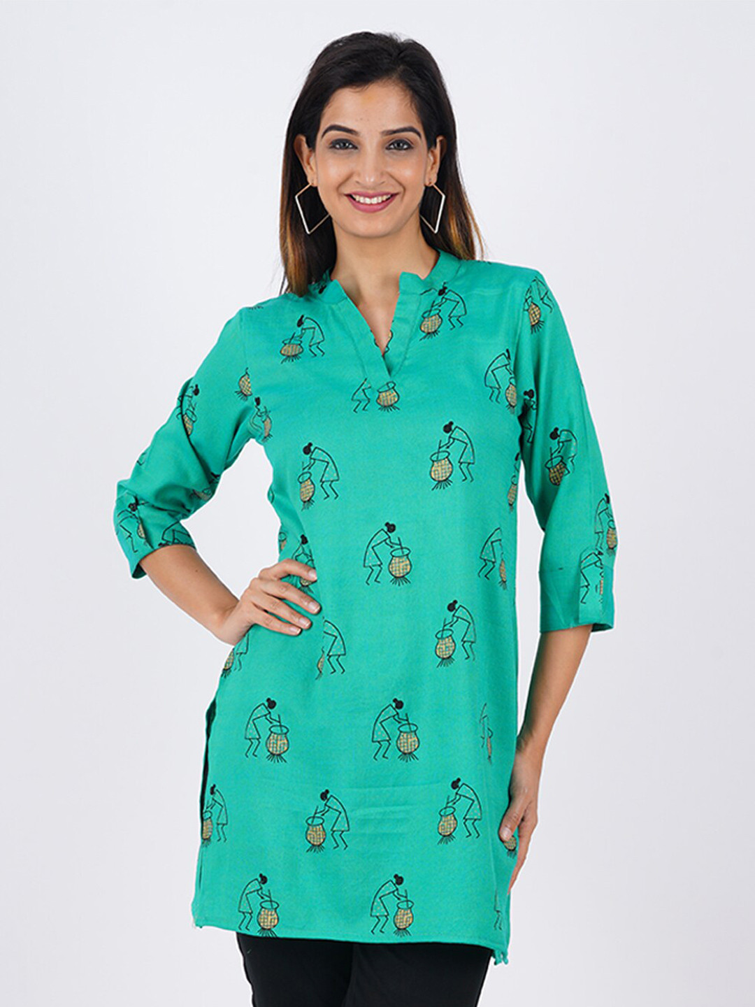 

BAESD Tribal Cotton Printed V Kurti, Green
