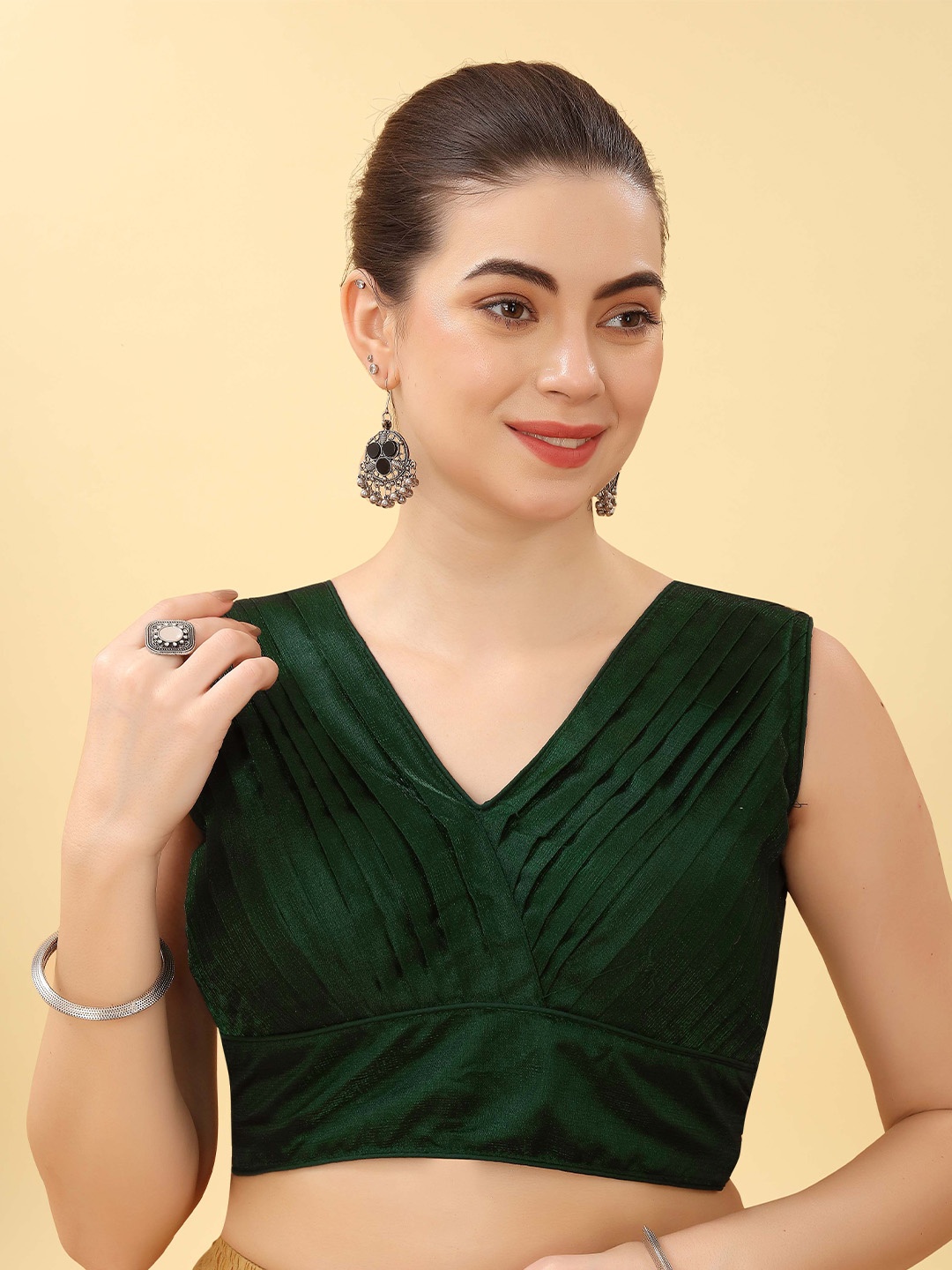 

SHREE SWANGIYAMATA COMPANY Pleated V-Neck Sleeveless Silk Saree Blouse, Green