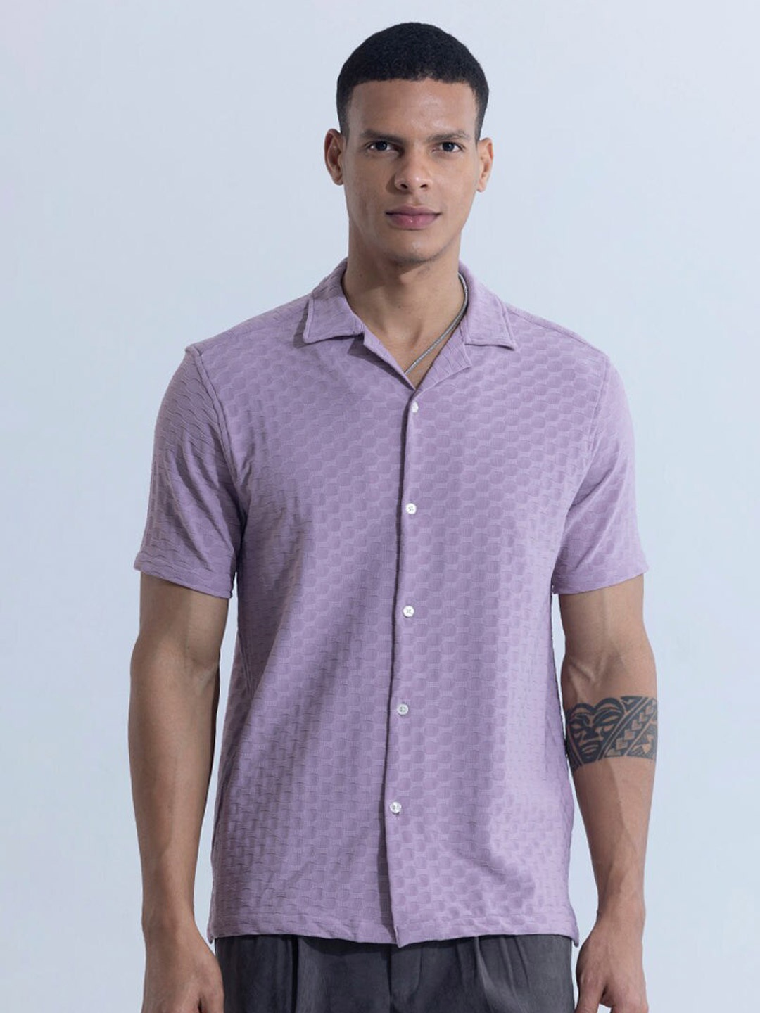 

Snitch Lavender Classic Slim Fit Textured Casual Shirt