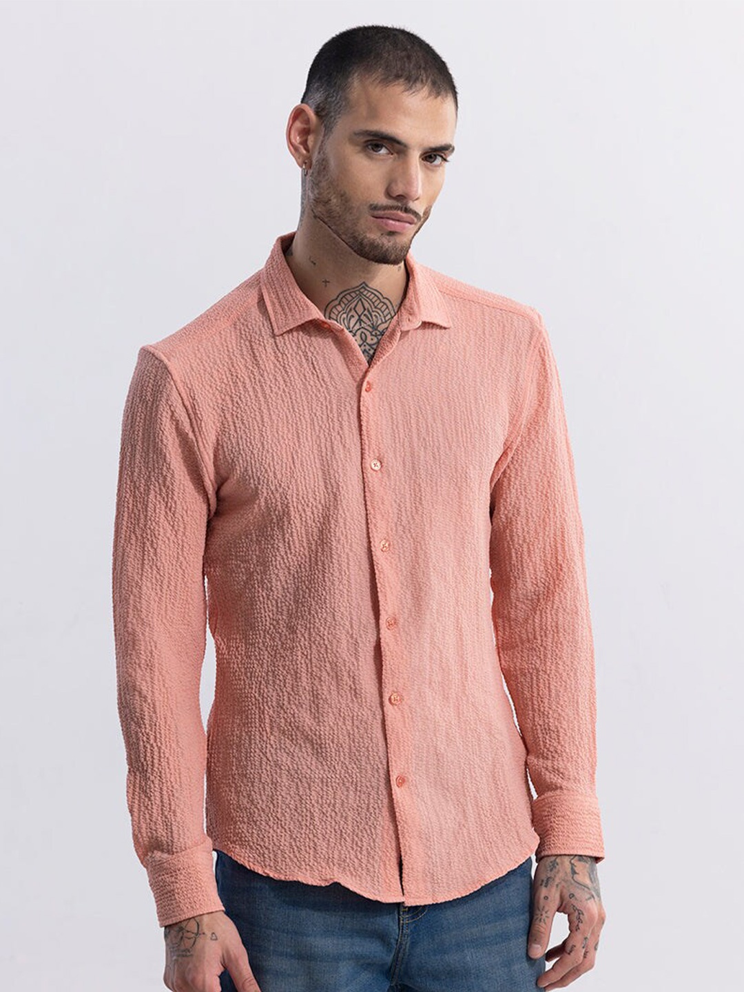 

Snitch Pink Classic Slim Fit Textured Casual Shirt