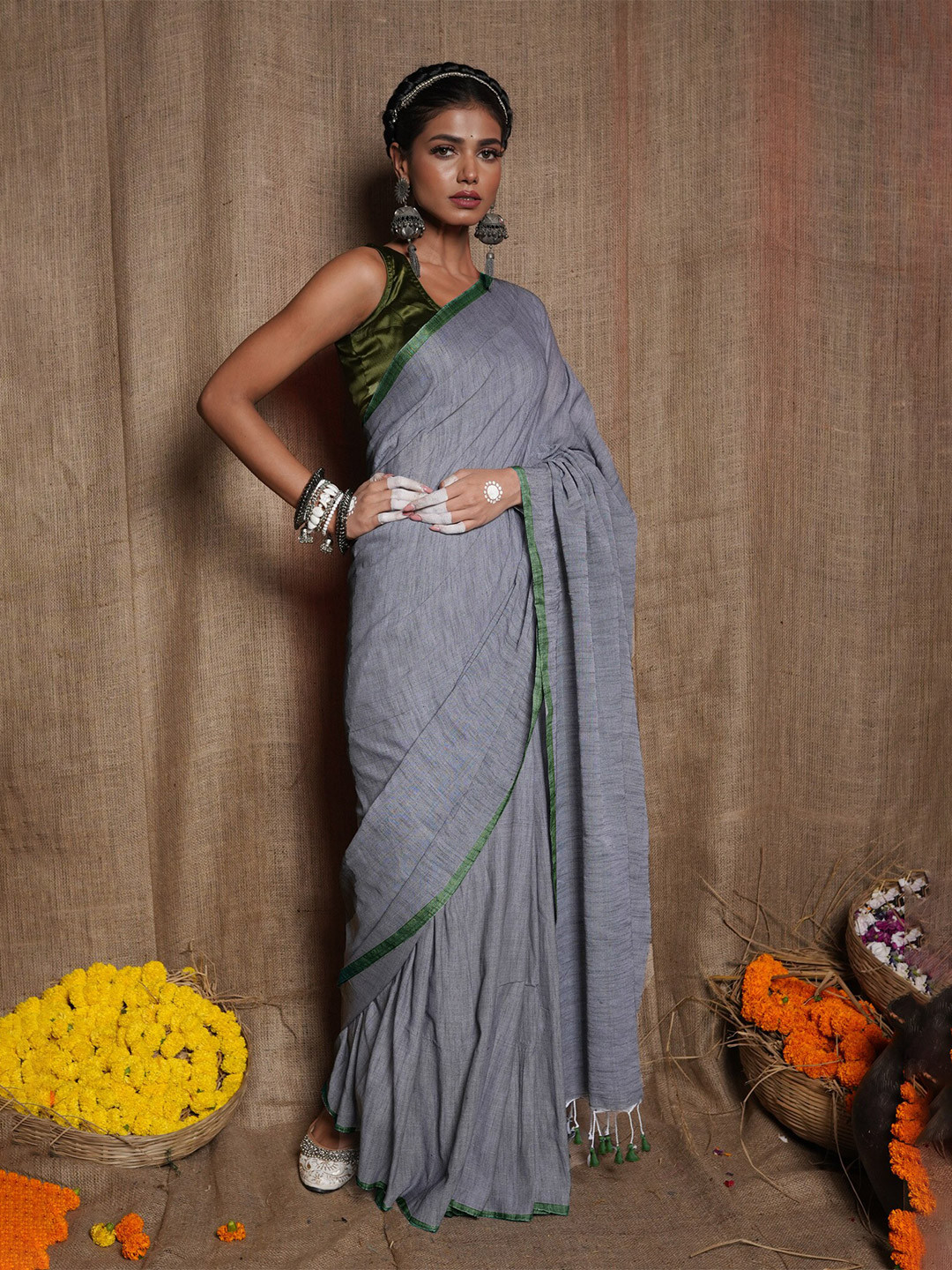 

Unnati Silks Pure Linen Handloom Saree, Grey