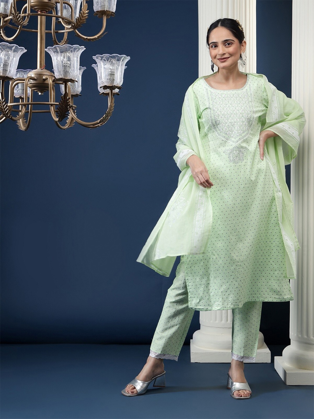 

BAESD Floral Embroidered Round Neck Pure Cotton Straight Kurta with Trousers & Dupatta, Green