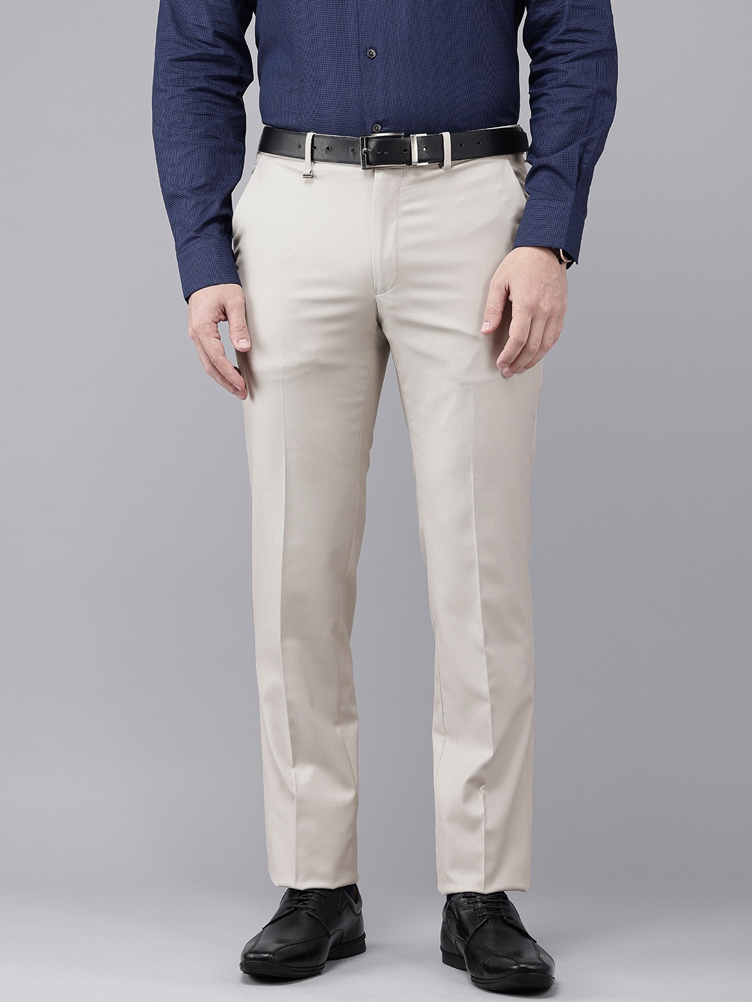 

Van Heusen Men Slim Fit Formal Trousers, Beige
