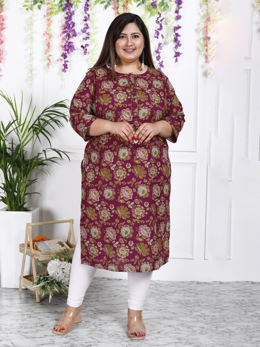 

Swasti Plus Size Floral Printed Cotton Straight Kurta, Maroon
