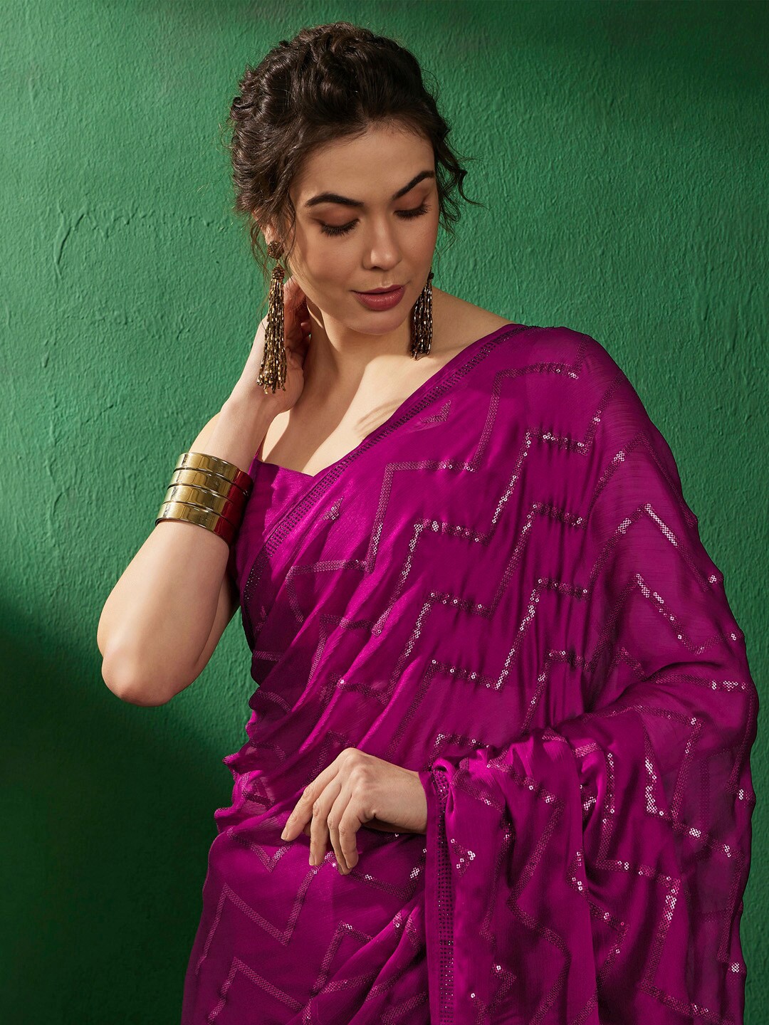 

Sangria Geometric Embellished Beads and Stones Sarees, Magenta