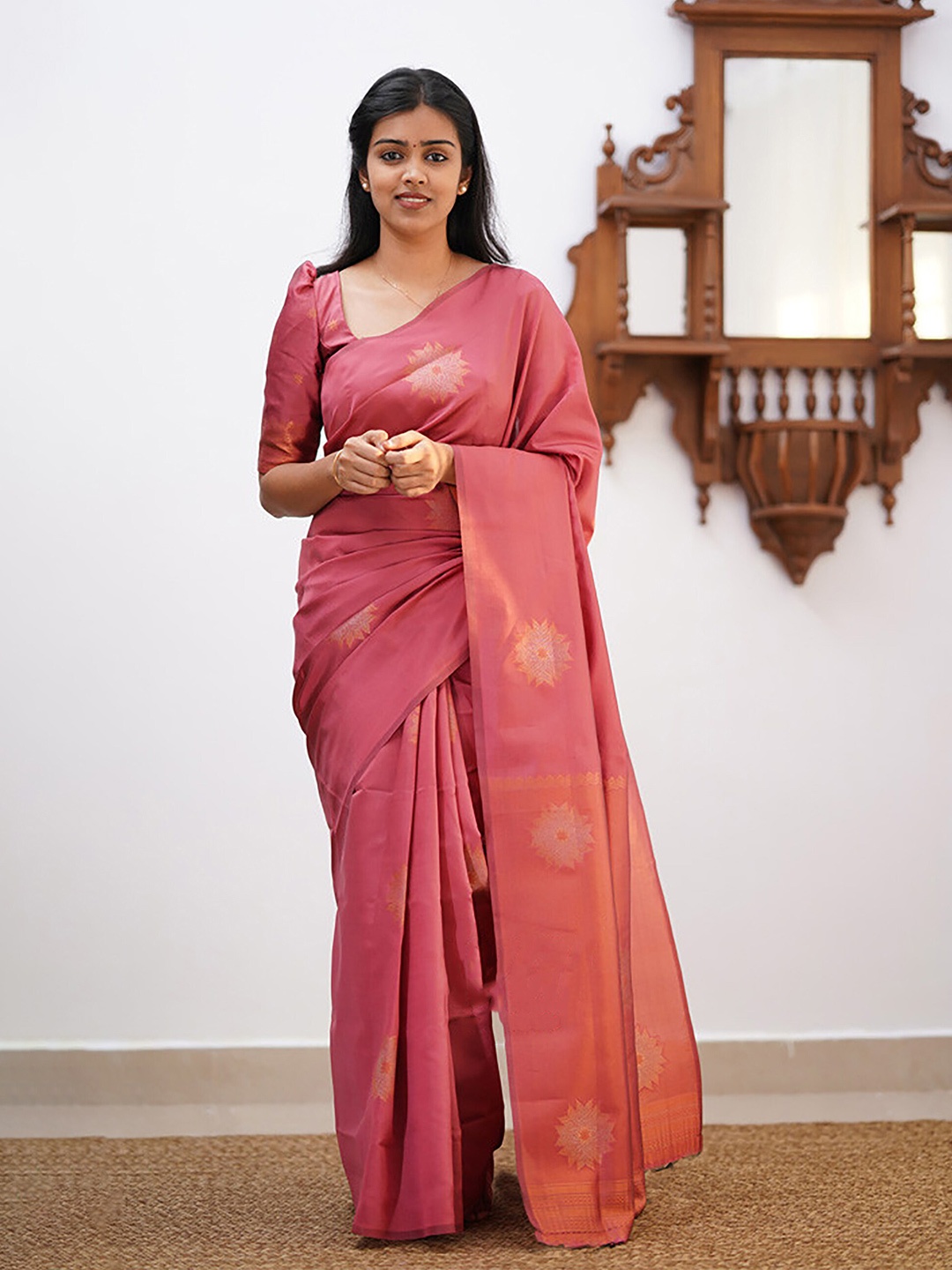 

BerMondsey Geometric Woven Design Zari Banarasi Saree, Peach