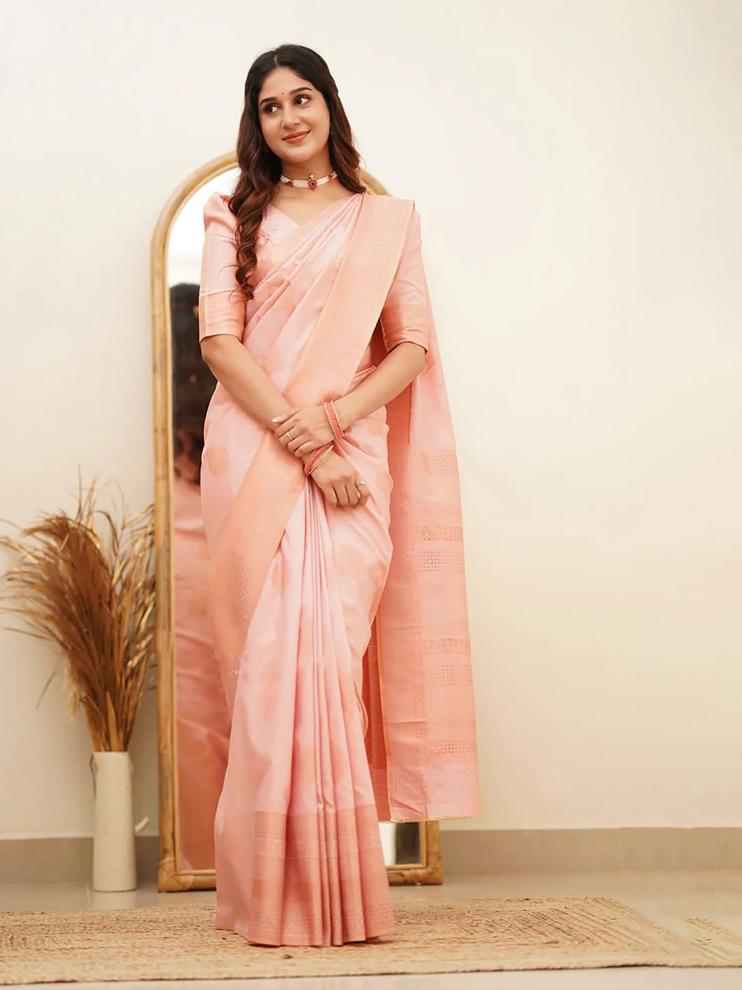 

BerMondsey Ethnic Motifs Woven Design Zari Banarasi Saree, Peach
