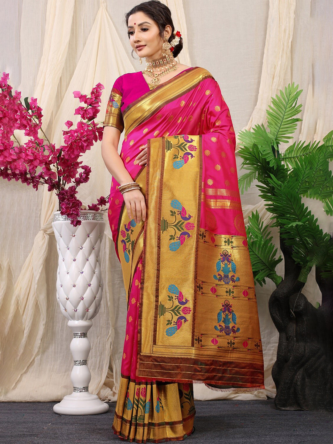 

CANIZZARO Ethnic Motifs Woven Design Zari Pure Silk Paithani Saree, Pink