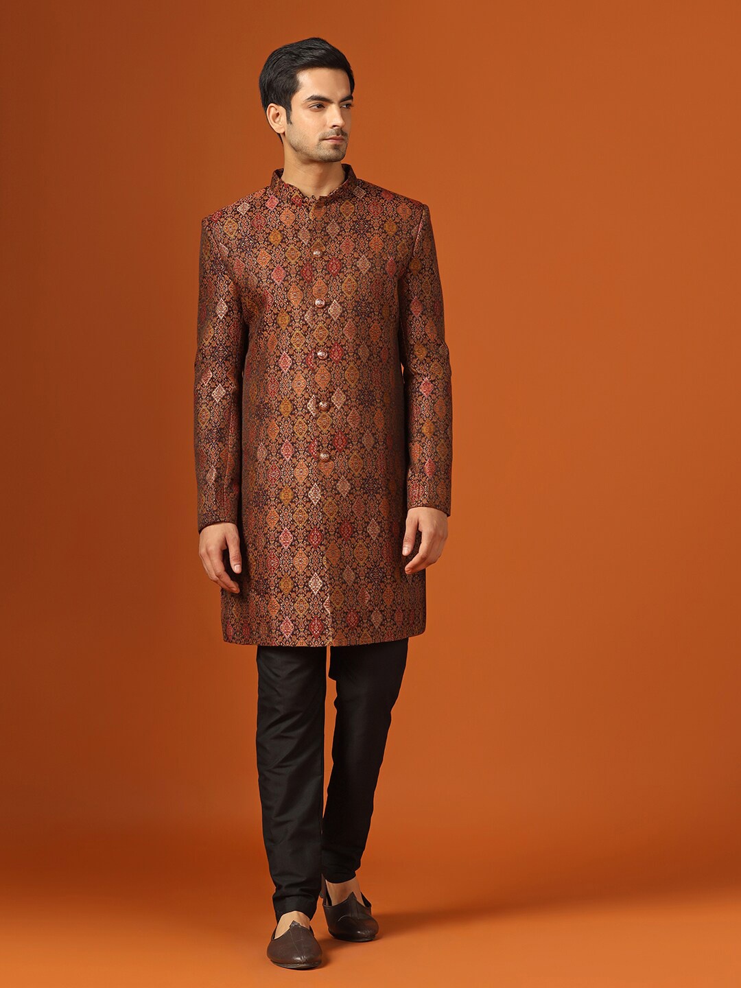 

KISAH Men Ethnic Motifs Woven Design Mandarin Collar Indowestern Sherwani Set, Orange