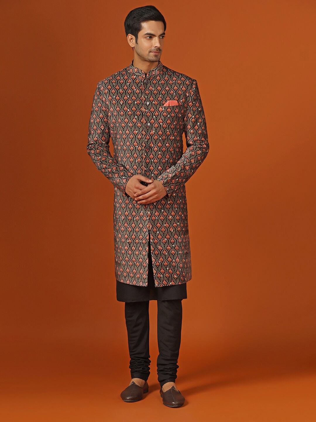 

KISAH Men Ethnic Motifs Printed Mandarin Collar Indowestern Sherwani Set, Black