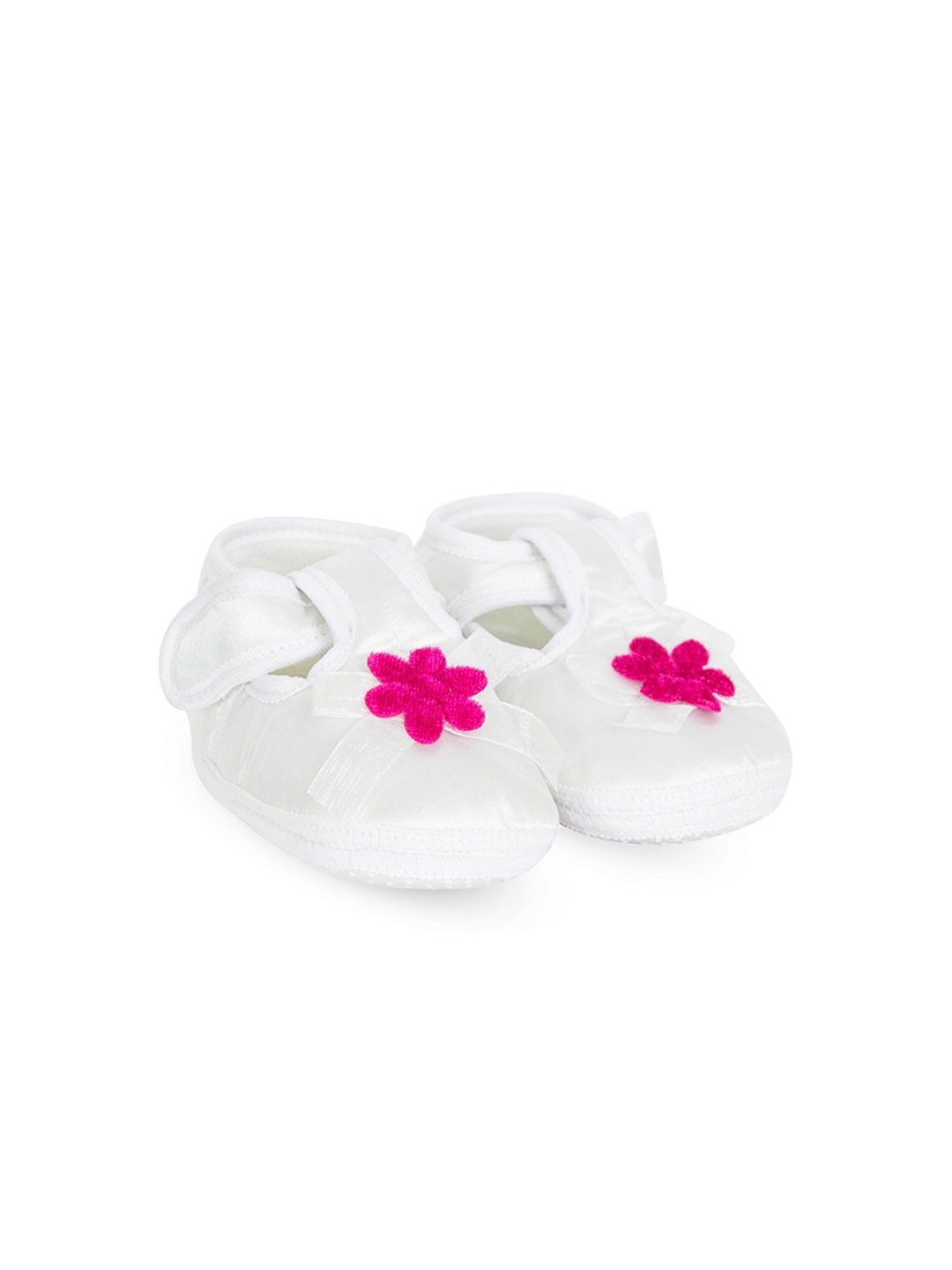 

BAESD Infants Girls Textured Satin Booties, White