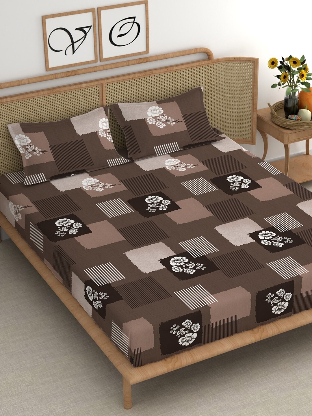 

CHHAVI INDIA Brown & White Floral Microfiber 210 TC King Bedsheet With 2 Pillow Covers
