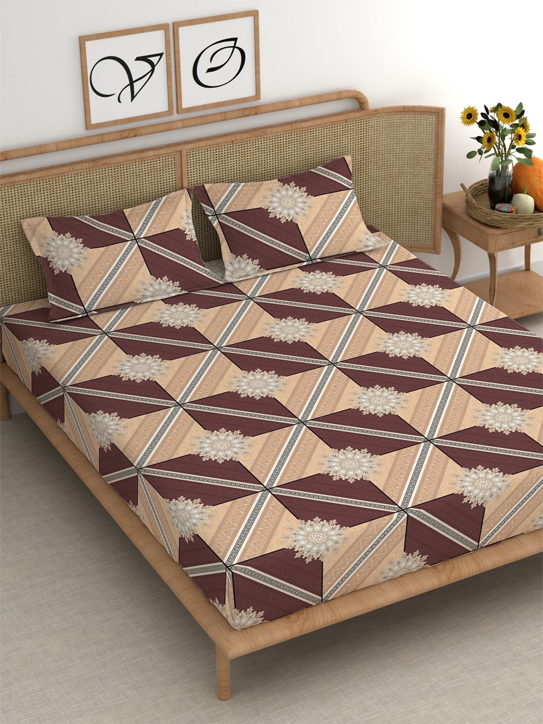 

CHHAVI INDIA Yellow & Brown Geometric Microfiber 210 TC King Bedsheet With 2 Pillow Covers