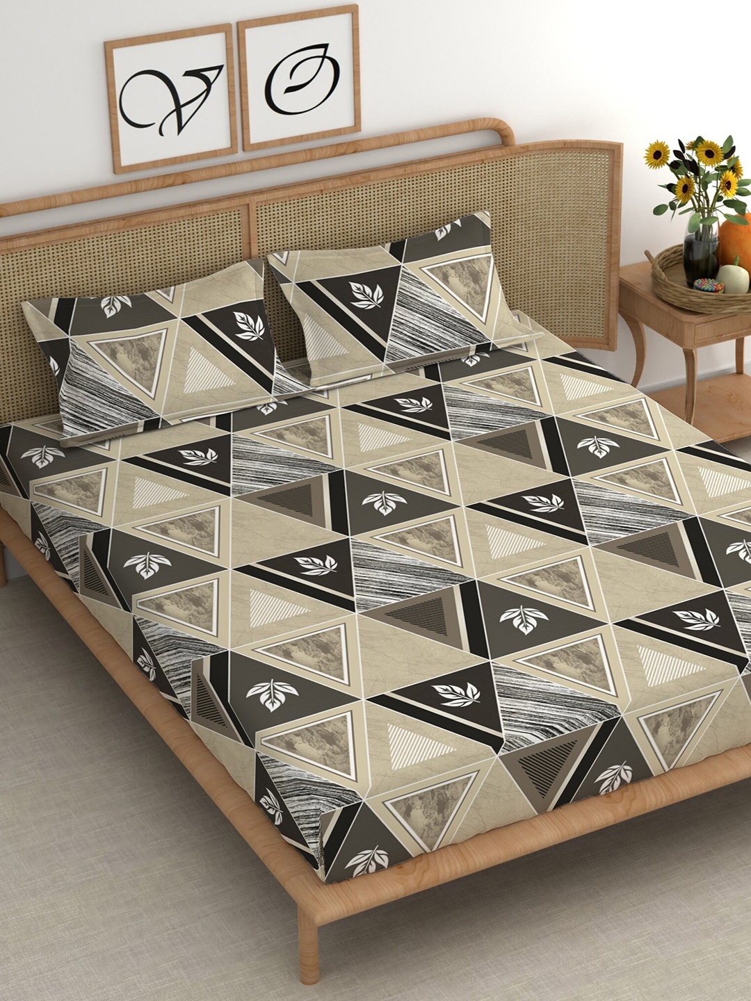 

CHHAVI INDIA Yellow & Grey Geometric Microfiber 210 TC King Bedsheet With 2 Pillow Covers