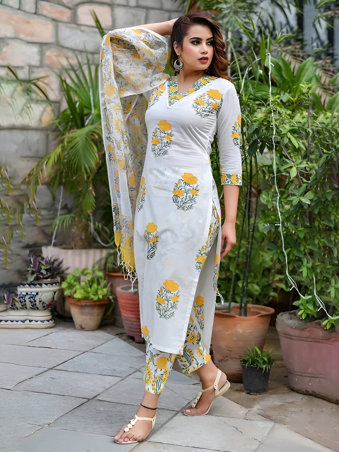 

Subh LAXMI Floral Printed Thread Work Kurta With Trousers & Dupatta, Yellow