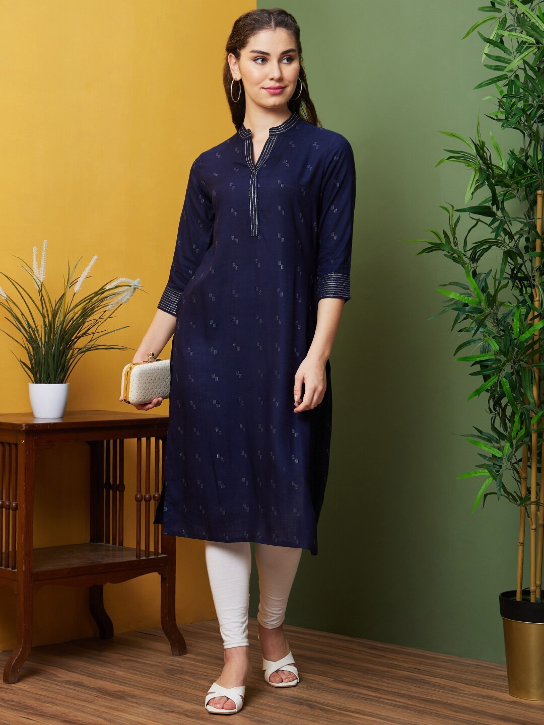 

Globus Geometric Woven Design Straight Kurta, Blue
