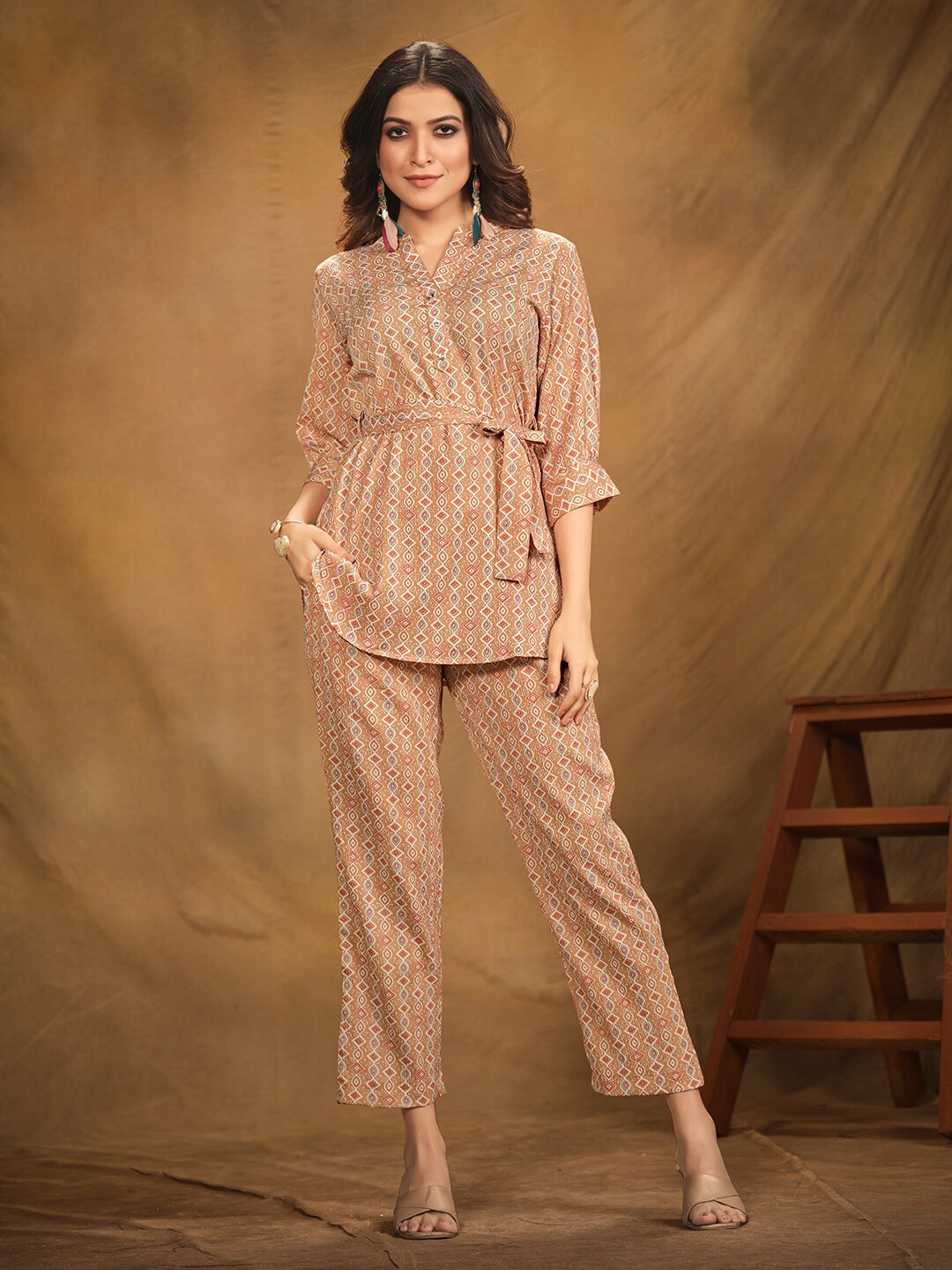 

NAINVISH Ethnic Motifs Printed Mandarin Collar Tunic & Trousers, Orange