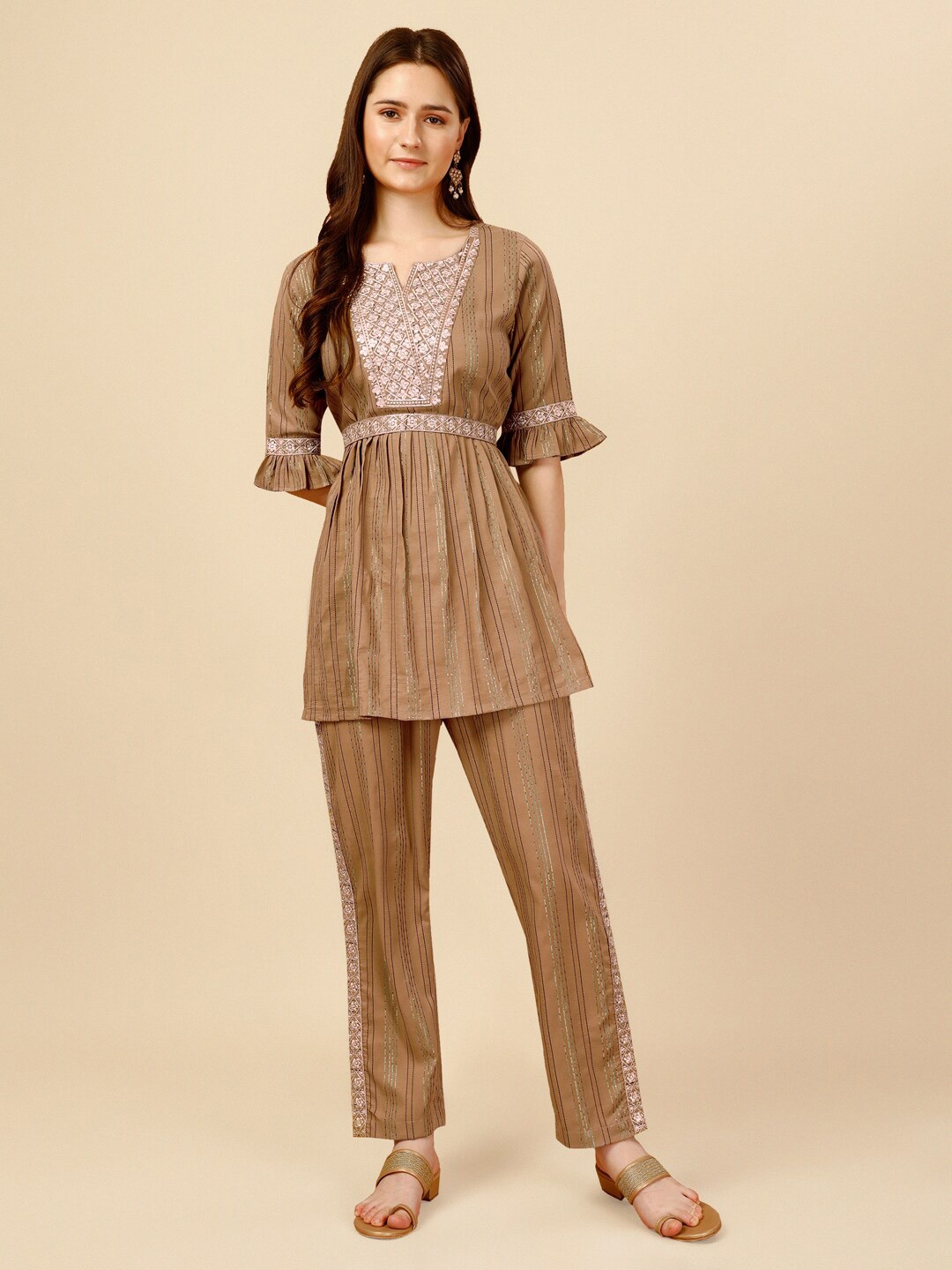 

NAINVISH V-neck Printed Empire Thread Work Pure Cotton Co-ord Top & Trousers Set, Brown