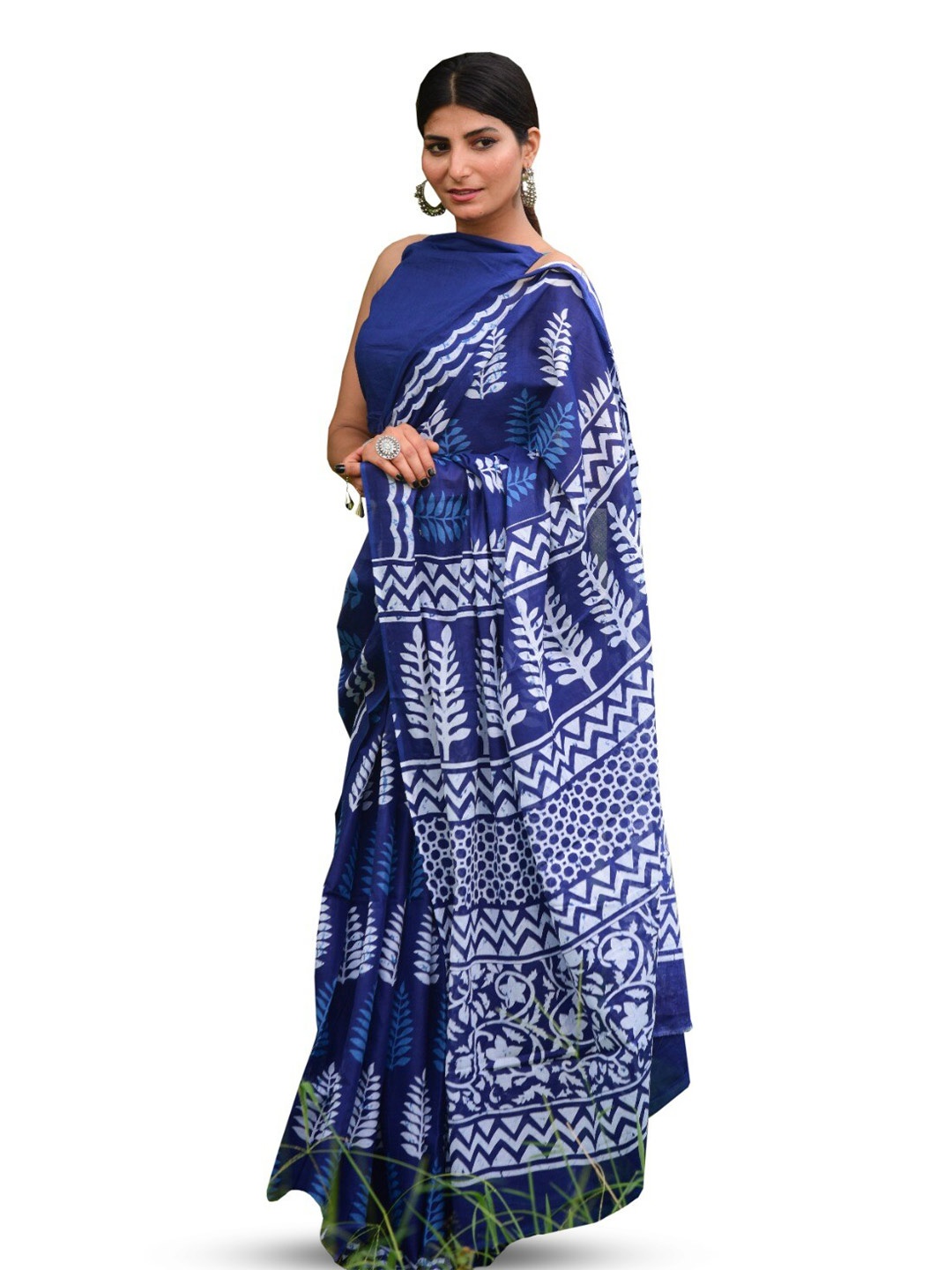 

TROPWEAR Ethnic Motifs Printed Pure Cotton Block Print Saree, Blue