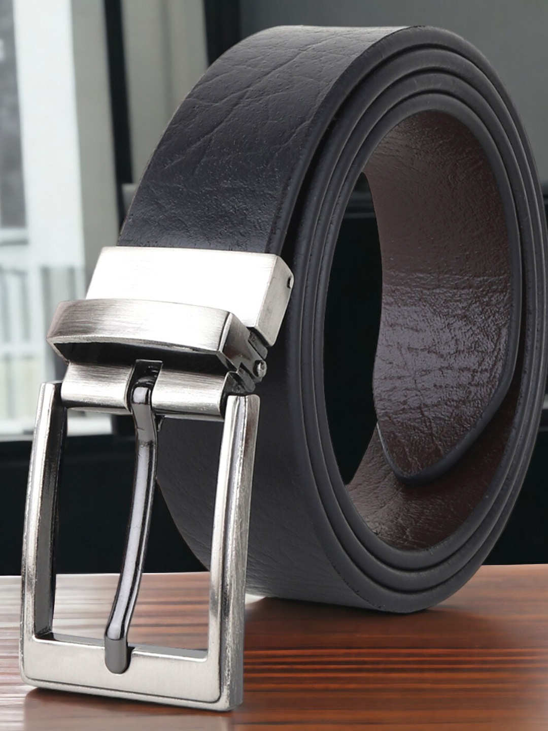 

The Roadster Lifestyle Co. Men Textured Leather Reversible Belt, Black