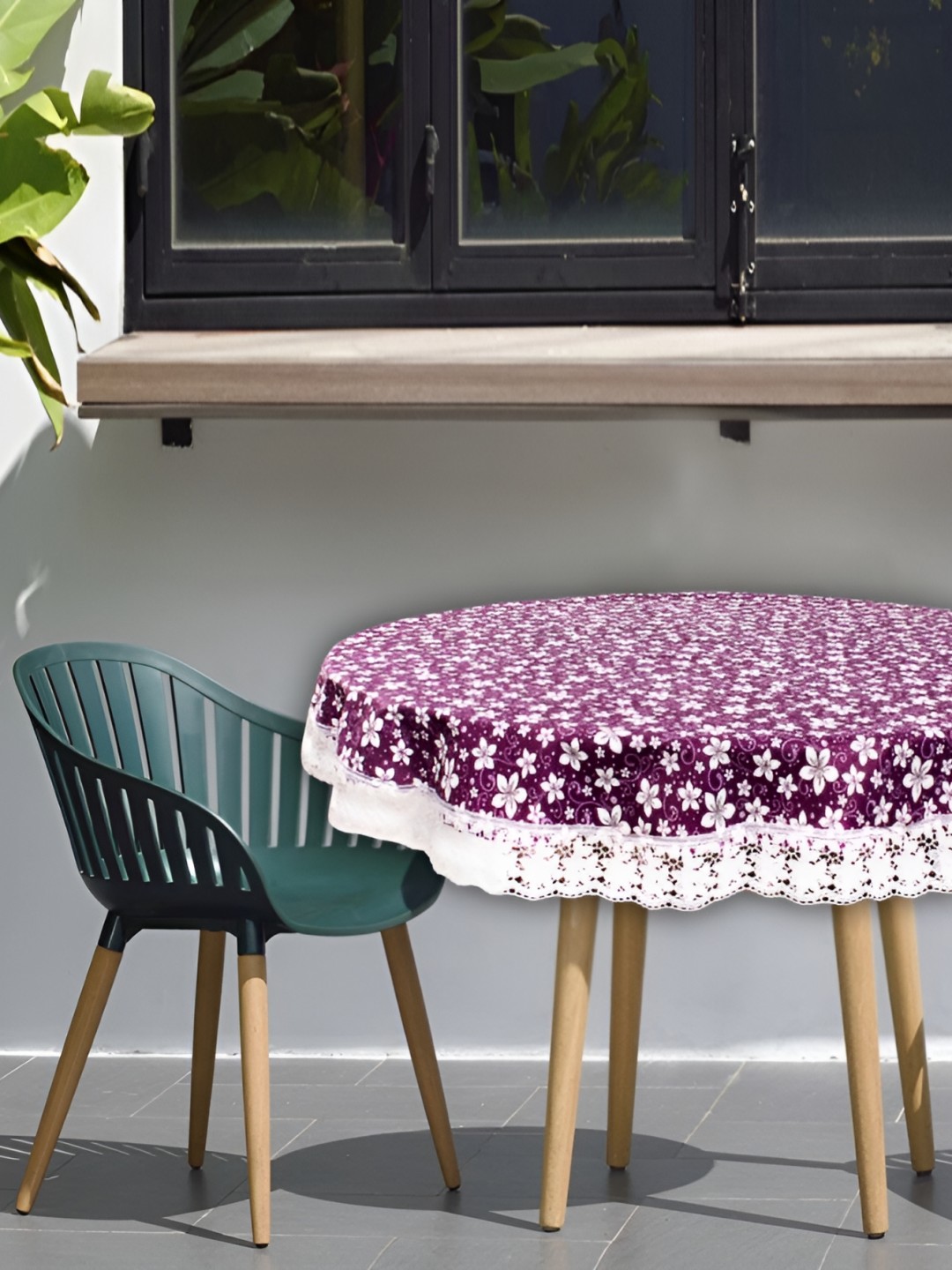 

Stylista Purple & White Floral Waterproof Round 2-Seater Table Cover