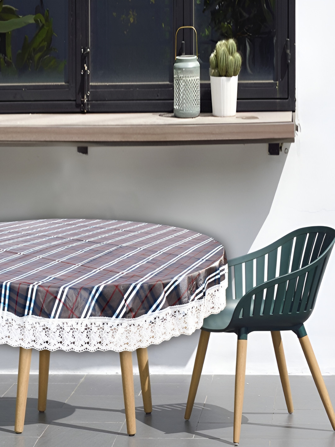 

Stylista Brown & White Striped Printed Waterproof 1.21 m x 1.21 m Round Table Cover