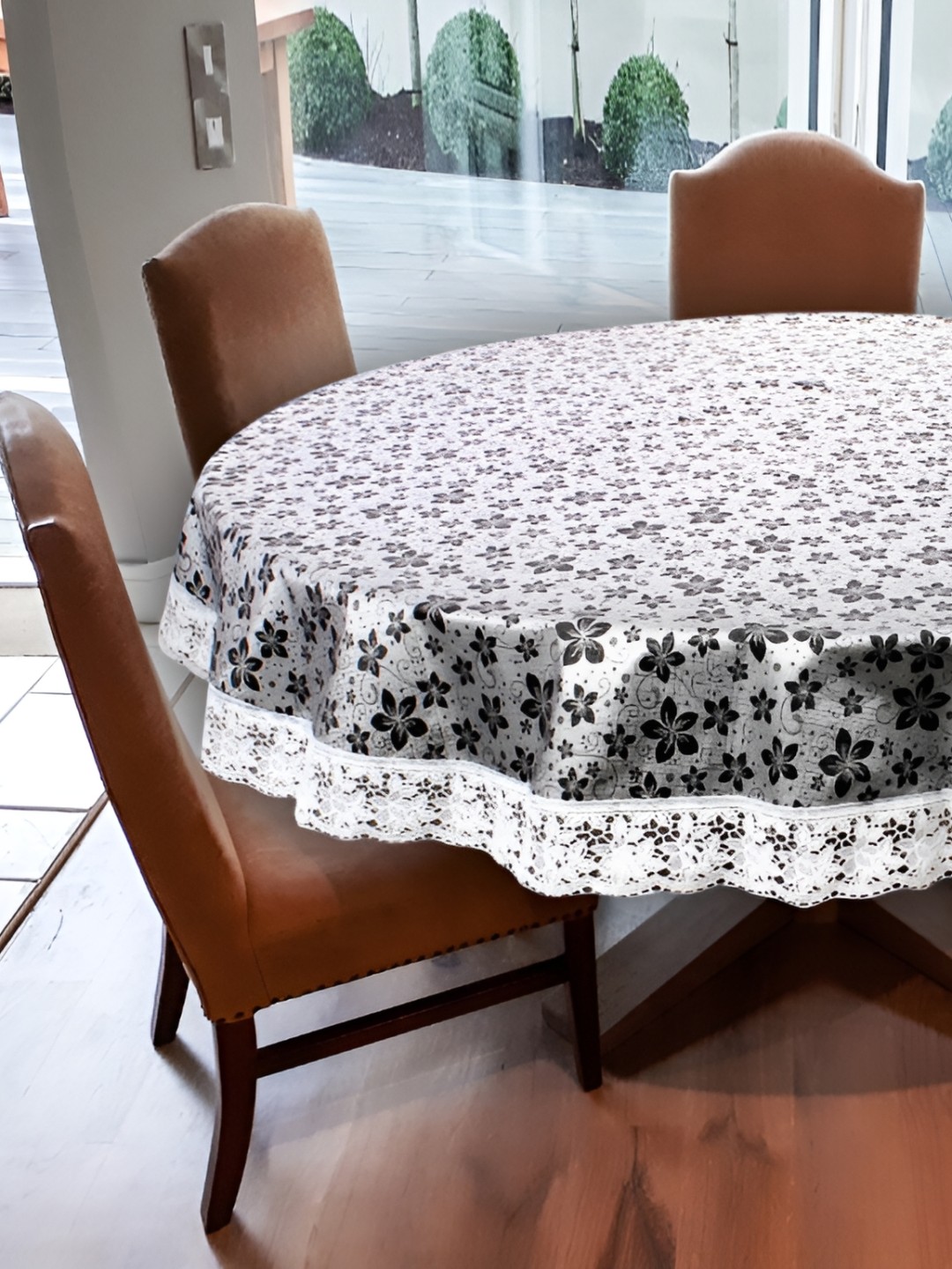 

Stylista White & Black Floral Waterproof Round 6 Seater Table Cover