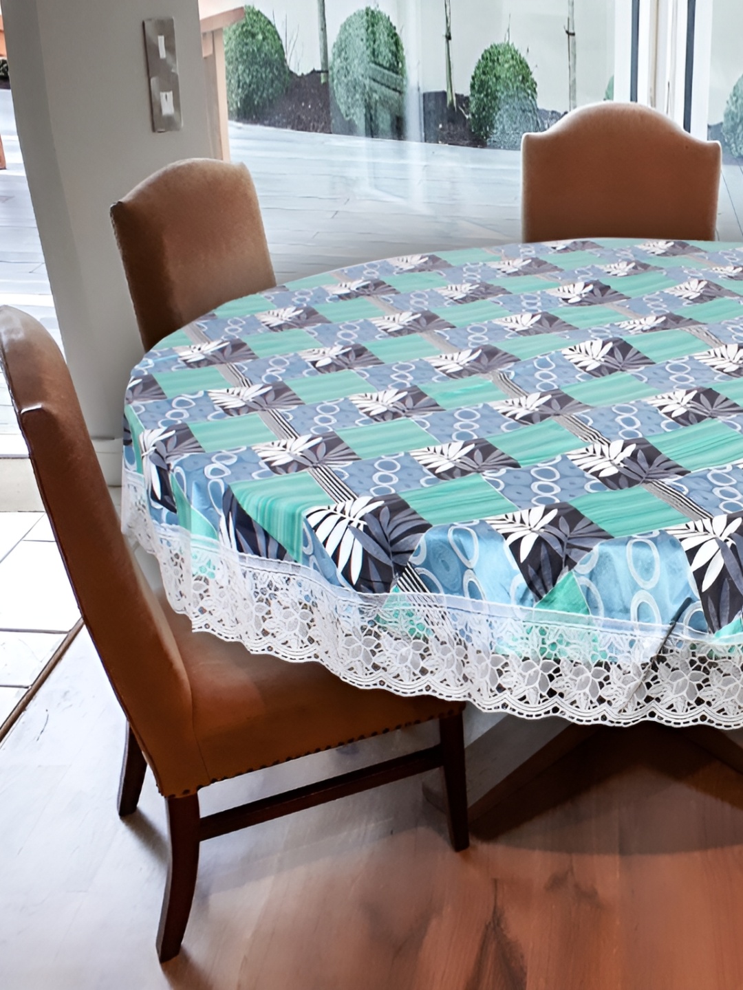 

Stylista Blue & White Floral Waterproof Round 6-Seater Table Cover
