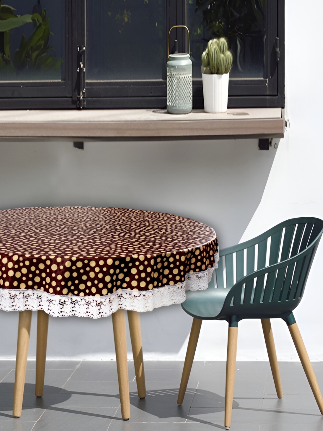 

Stylista Maroon & Beige Geometric Printed Waterproof Round 2-Seater Table Cover