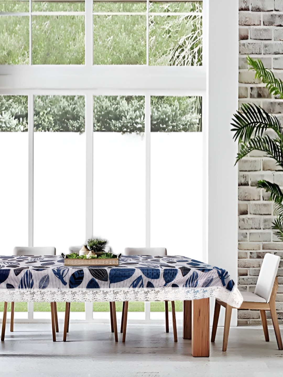

Stylista Blue Waterproof Floral Print 8 Seater Table Cover