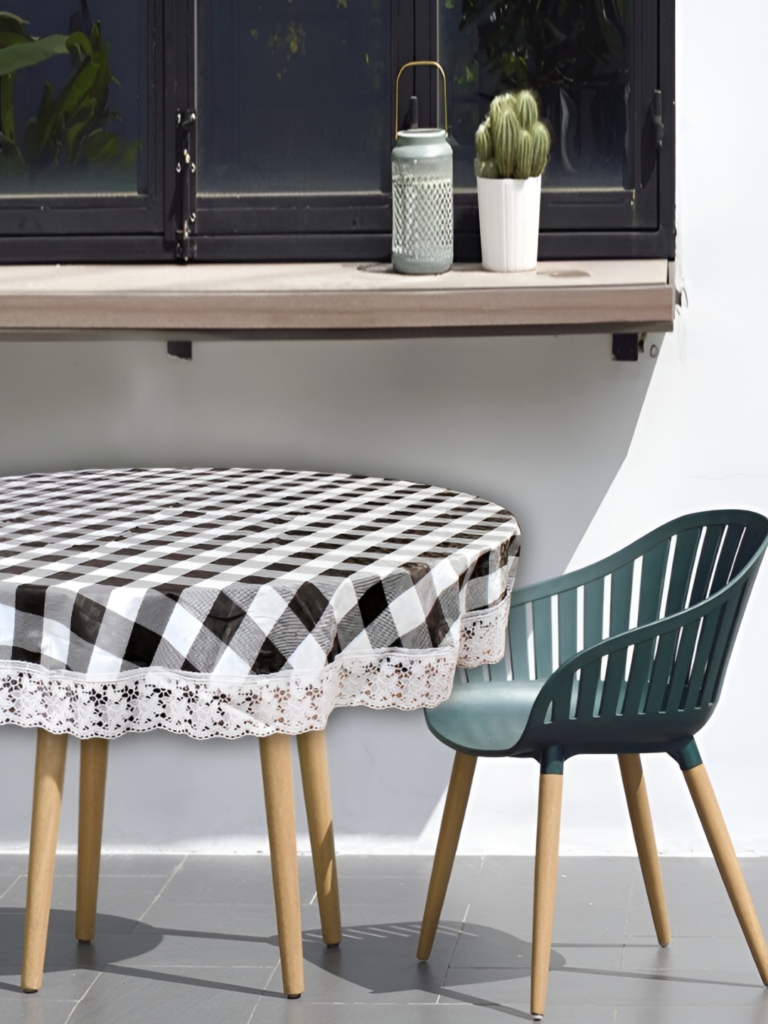

Stylista Grey & Black Checked Printed Waterproof 1.21 m x 1.21 m Round Table Cover
