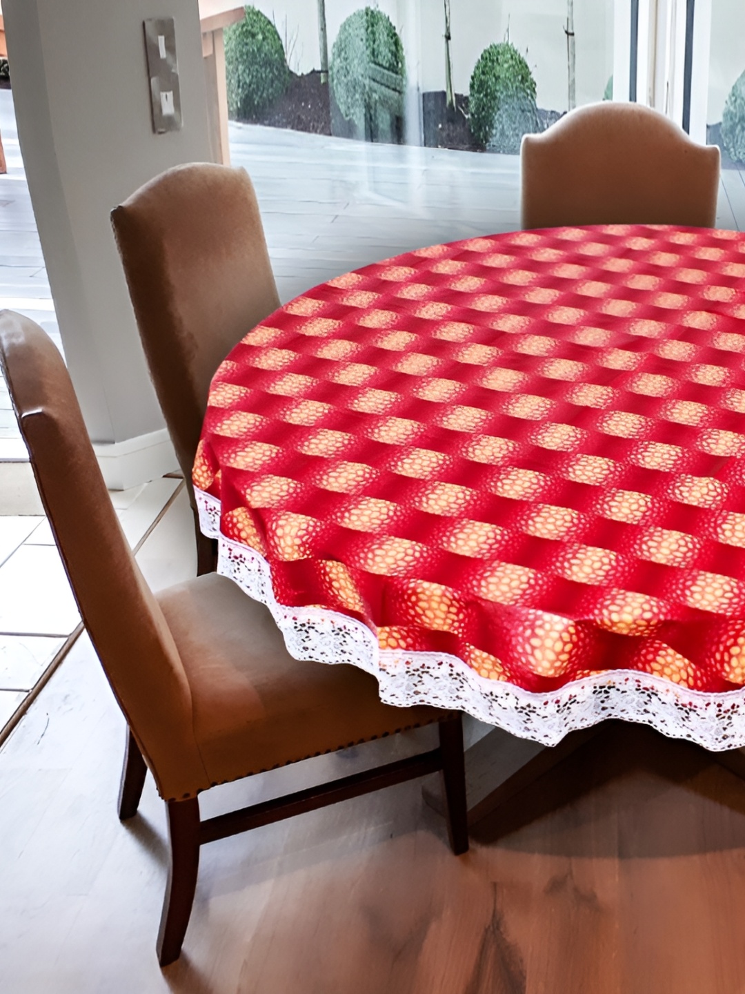 

Stylista Red & Cream Waterproof Round 6 Seater Table Cover