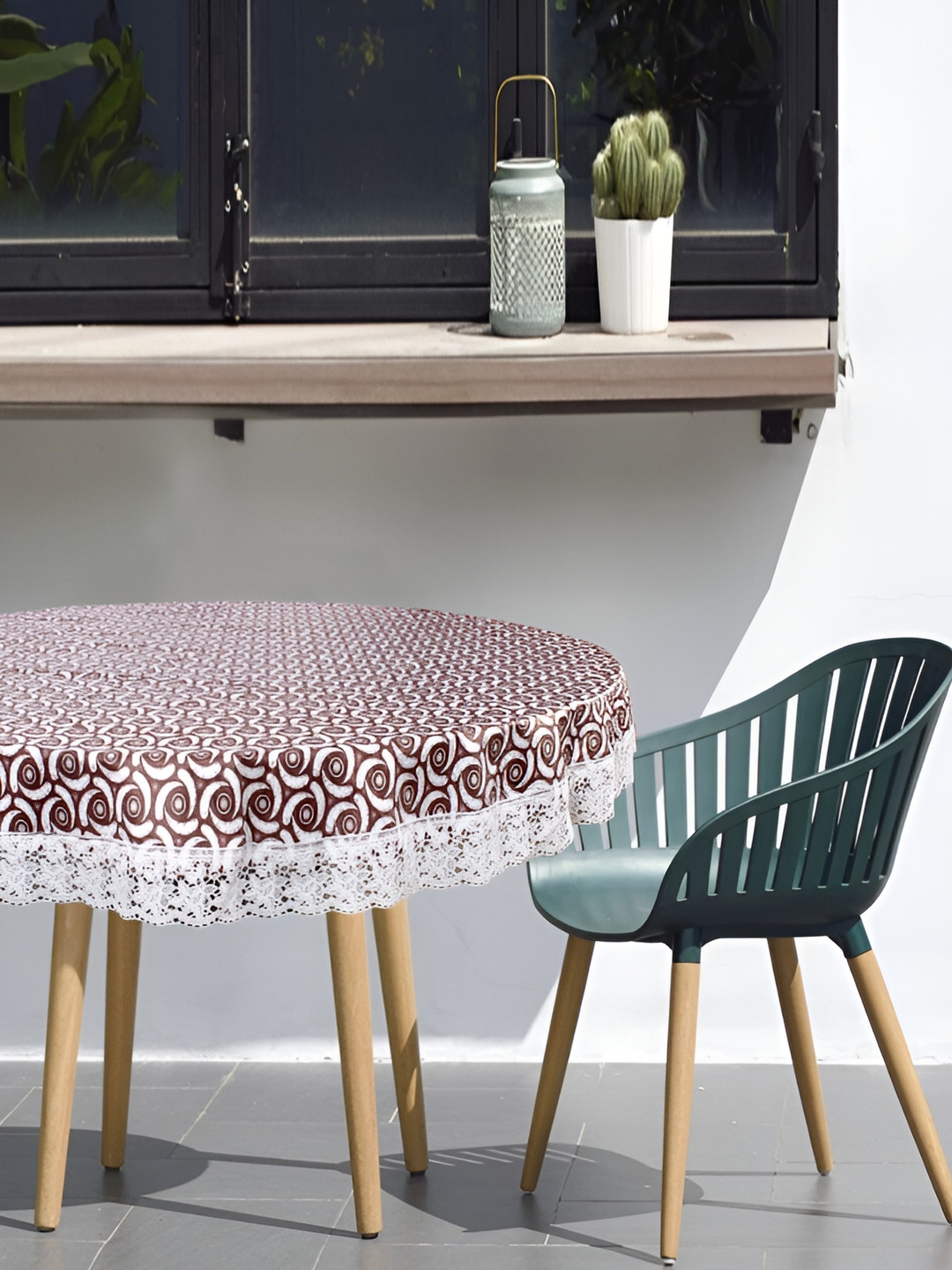 

Stylista Brown Waterproof Round 2-Seater Table Cover