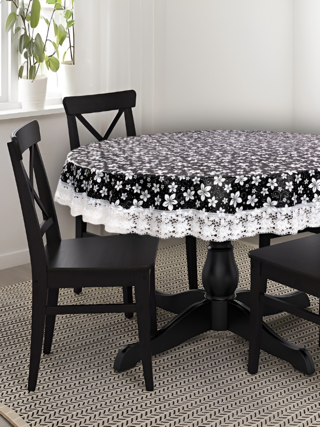 

Stylista Black & White Floral Waterproof Round 8-Seater Table Cover