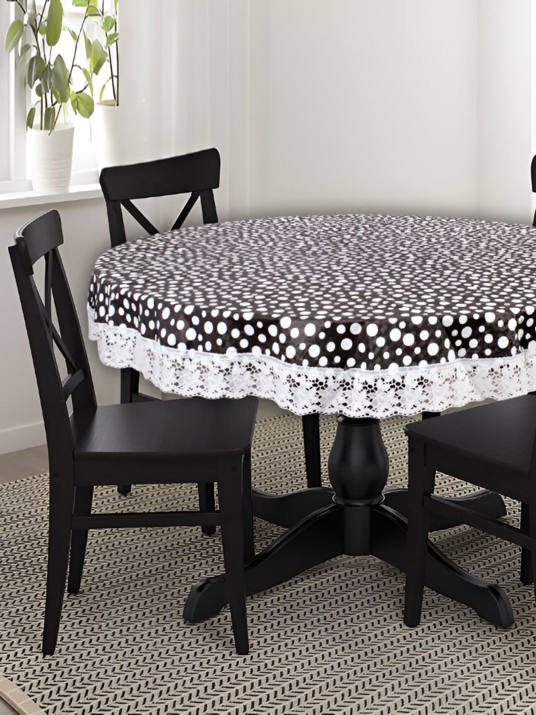 

Stylista Black Waterproof Round 8-Seater Table Cover