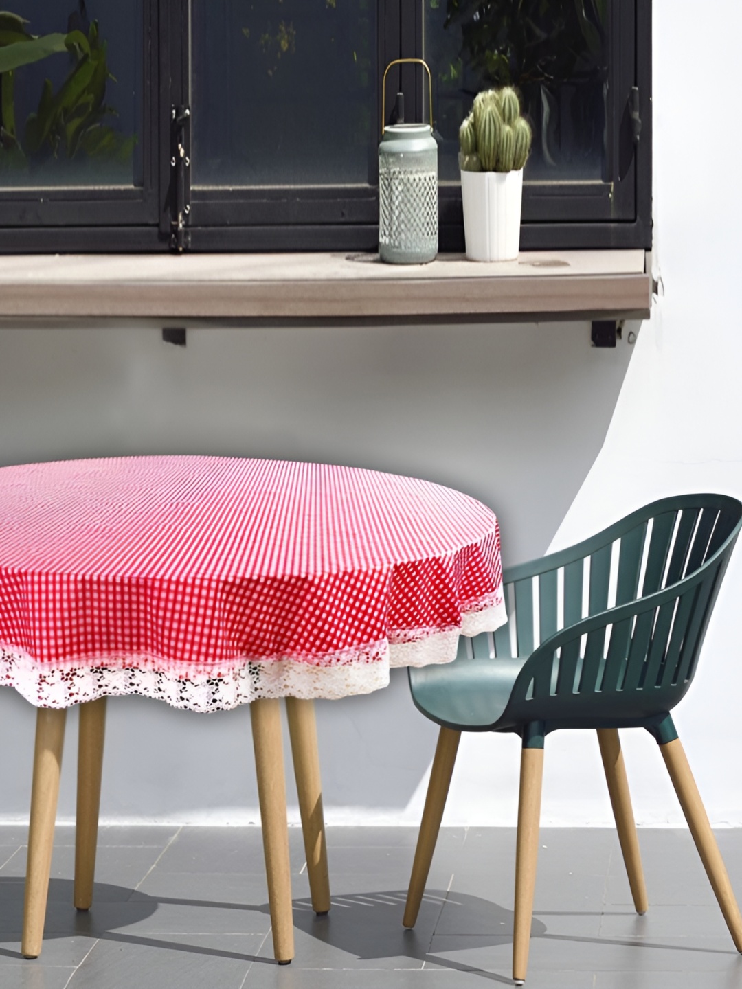 

Stylista Pink Printed Waterproof Round 2-Seater Table Cover