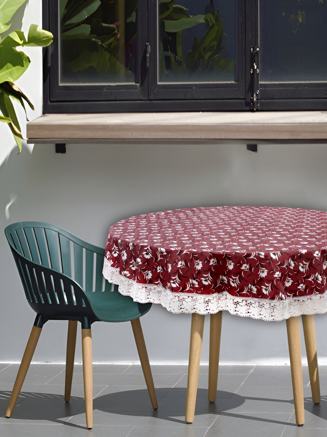 

Stylista Brown Waterproof Round 2-Seater Table Cover