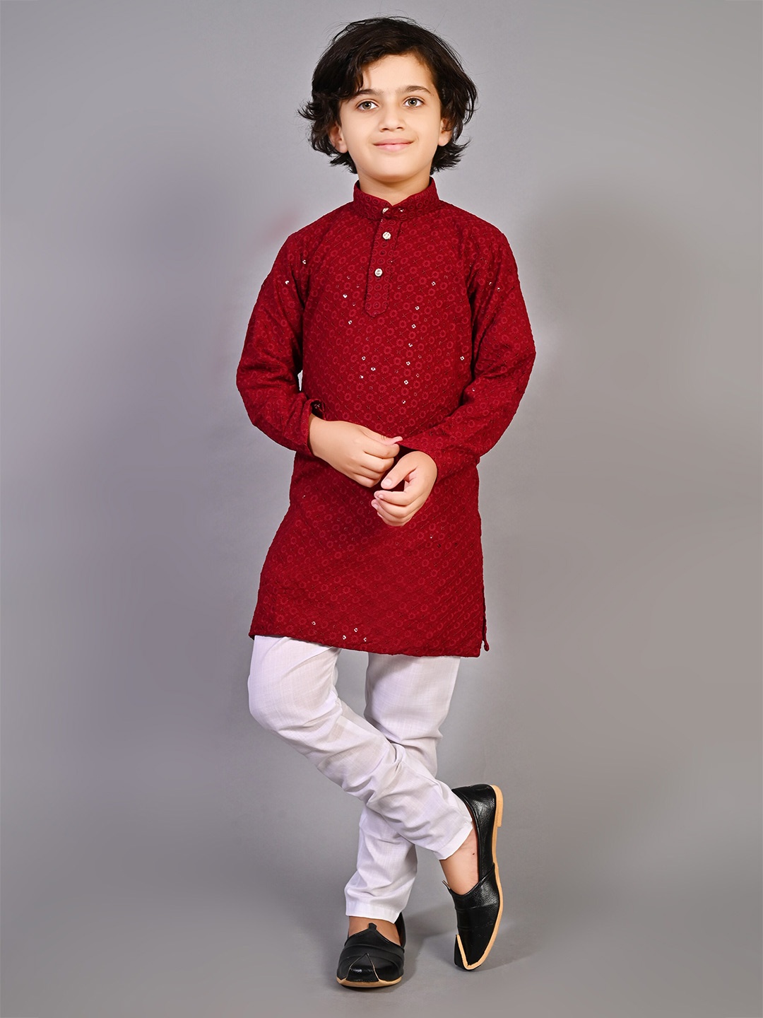 

BAESD Boys Geometric Embroidered Mandarin Collar Long Sleeves Kurta with Pyjamas, Red