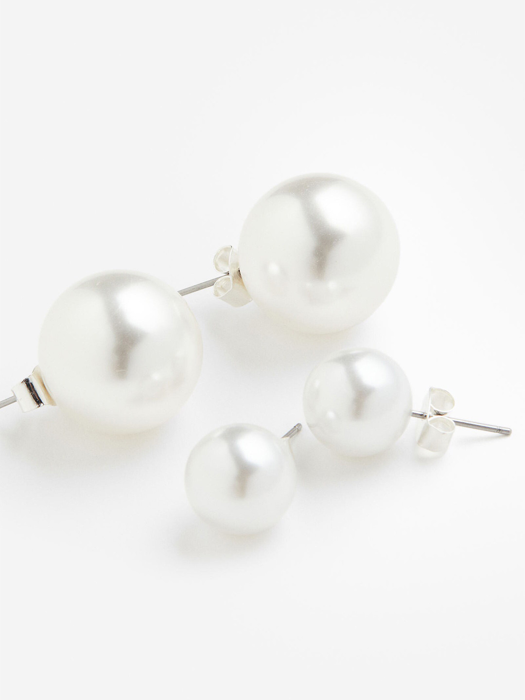 

H&M 2 Pairs Stud Earrings, White